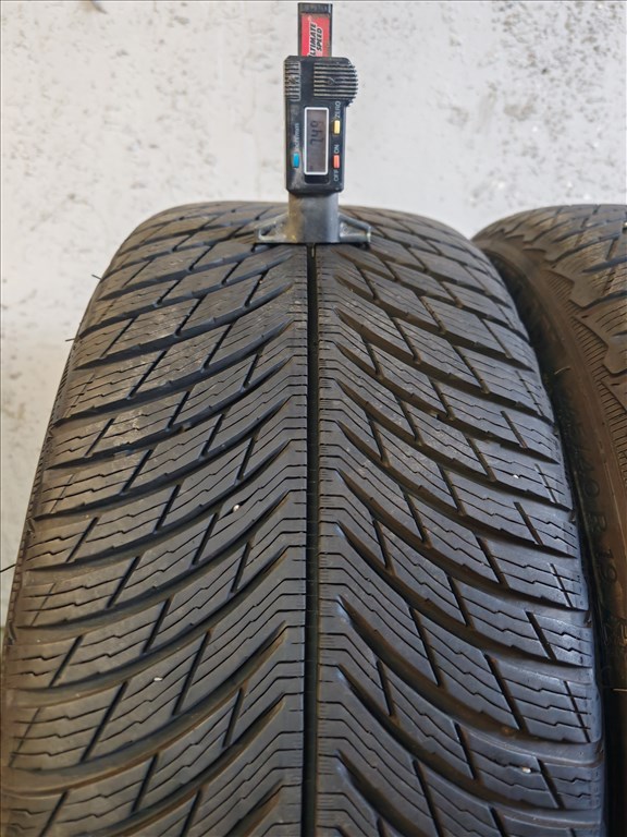  5x112 lyukosztású 19" újszerű (gyári felni) alufelni, rajta 245/40 újszerű Michelin téli gumi gumi  4. kép