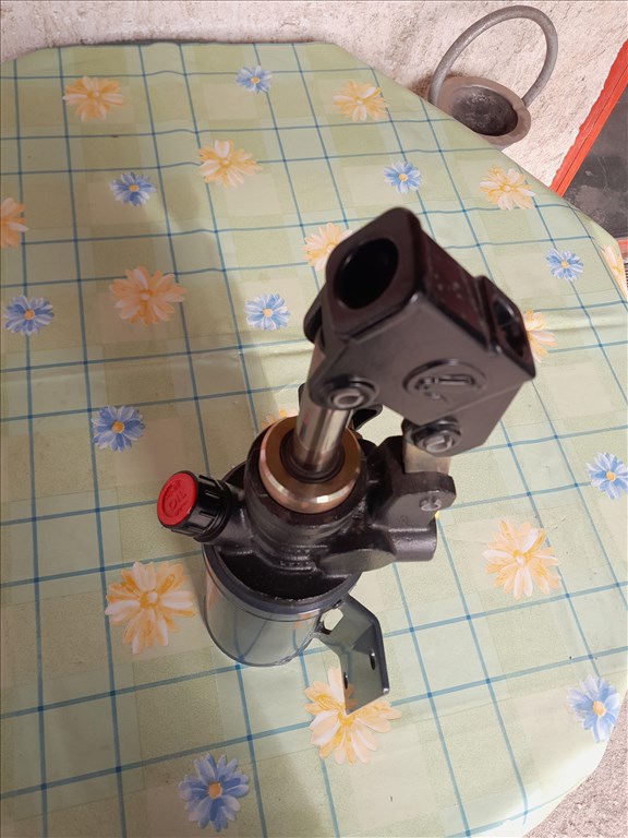 Hidraulikus kézi pumpa eladó.  3. kép