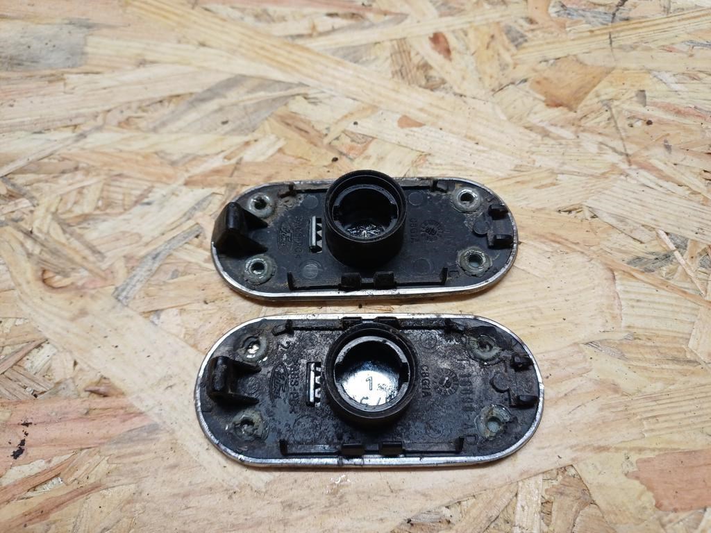 Ford Focus C Max (2003-2010) Ghia Sárvédő Embléma Pár  2. kép