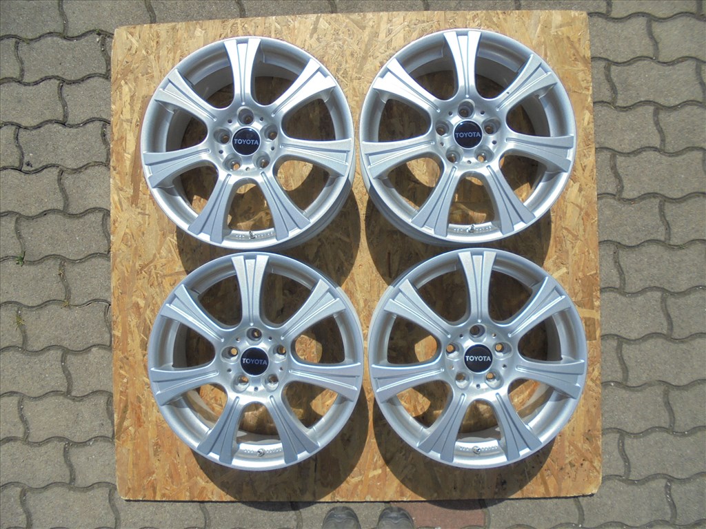 Új " 17-es RC 5 x 114.3-as alufelni eladó 1. kép