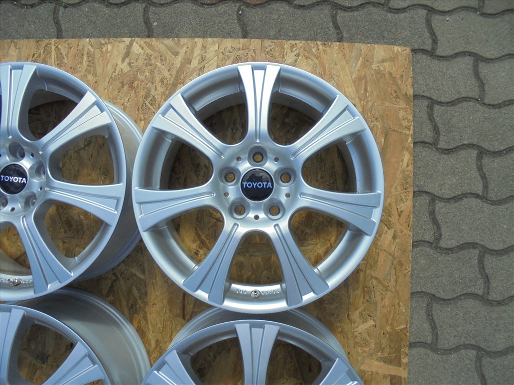 Új " 17-es RC 5 x 114.3-as alufelni eladó 4. kép