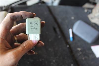 Toyota Land Cruiser (J9) izzítógyertya relé 2861054360