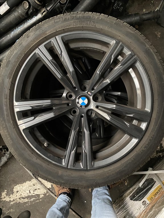  18" használt (gyári felni) alufelni, rajta 245/45 használt Pirelli nyári gumi gumi  2. kép