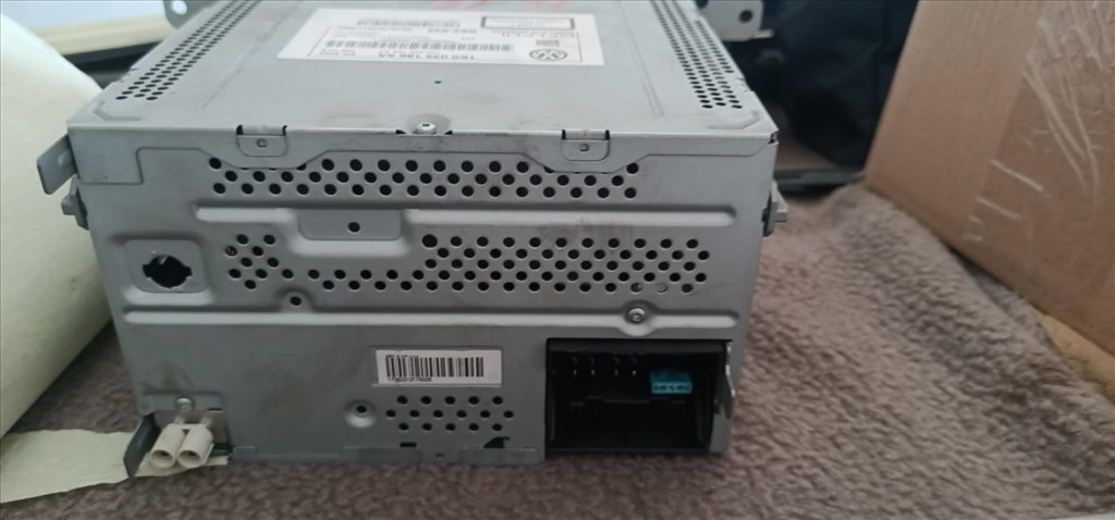 VW GOLF  6   GYÁRI FEJ EGYSÉG ELADÓ 2. kép