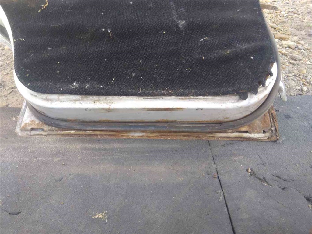 Suzuki Swift II 92-03 Bal Hátsó Ajtó 4. kép