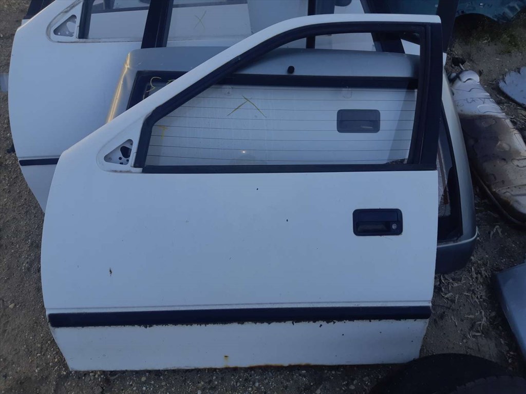 Suzuki Swift II 96-03 Bal Elsõ Ajtó 1. kép