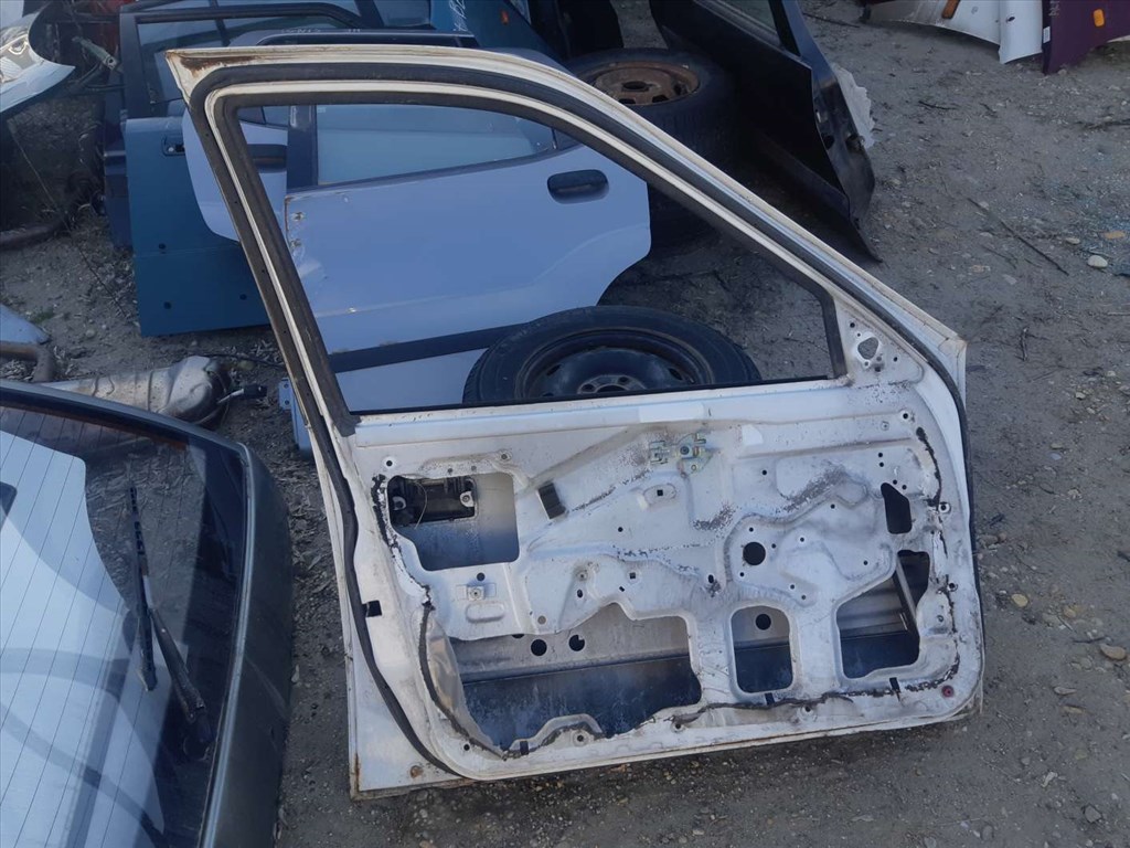 Suzuki Swift II 96-03 Bal Elsõ Ajtó 4. kép