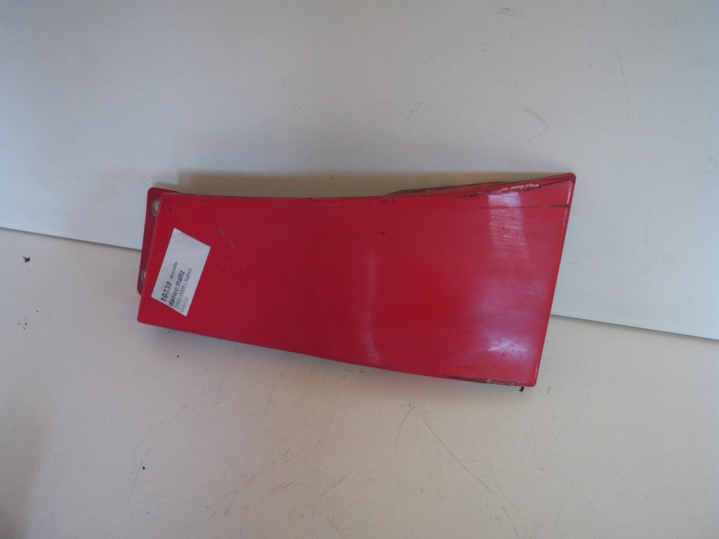 Daewoo Matiz jobb hátsó lámpa alatti takaró 1. kép