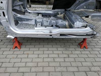 Ford B-max bal küszöb