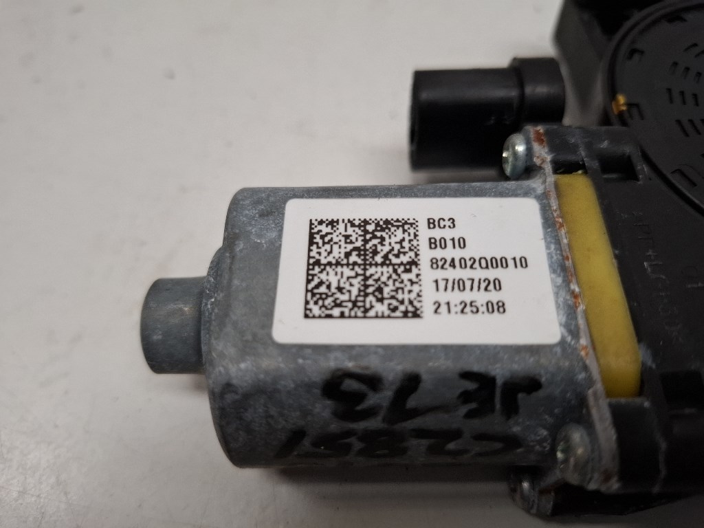Hyundai I 20 (BC3/BI3) jobb elsõ ablakemelõ motor 82460Q0000 4. kép