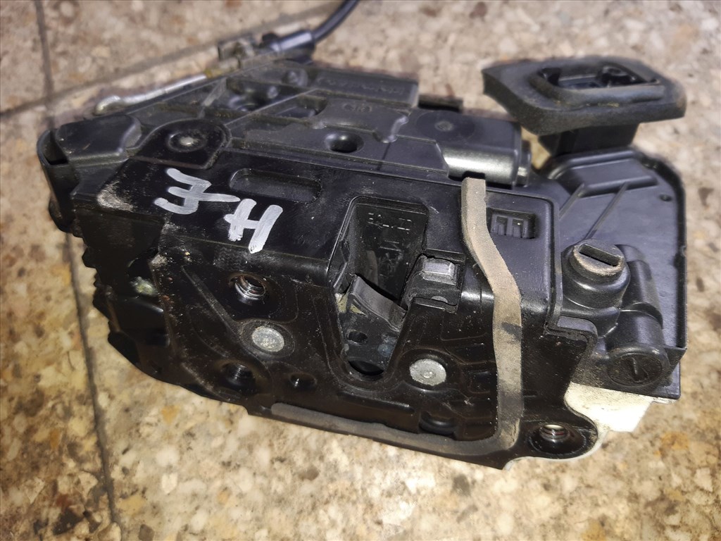 Volkswagen Golf VII Jobb Hátsó Ajtó Zárszerkezet  Központizár Motor 5K4 839 016Q 2. kép