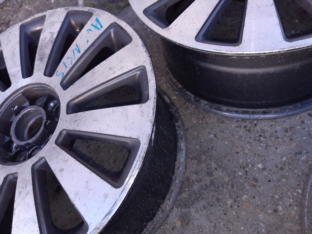 Toyota Avensis <p>Felni méret: 17"</p><p>Felni szélesség: 7.5</p><p>Furatszám: 5</p><p>Osztókör: 112.0</p><p>ET szám: ET35</p><p>Agy Átmérõ: 57.0</p><p>Állapot: Normál</p><p>Érdeklõdéskor hivatkozzon erre: KIN-40067</p><p>Bármire van szüksége hívjon bizalommal!<br>Kizárólag munkaidõben hétfõtõl - péntekig 8-12 13-16 óráig!<br>Alkatrészek széles választékban!<br>Hivatalos Regisztrált Autobontó Kecel!<br>Vásároljon Megbízható Helyrõl Beszerelési Garanciával Profiktól!</p> 65000 3. kép