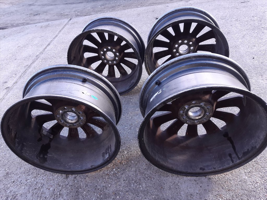 Toyota Avensis <p>Felni méret: 17"</p><p>Felni szélesség: 7.5</p><p>Furatszám: 5</p><p>Osztókör: 112.0</p><p>ET szám: ET35</p><p>Agy Átmérõ: 57.0</p><p>Állapot: Normál</p><p>Érdeklõdéskor hivatkozzon erre: KIN-40067</p><p>Bármire van szüksége hívjon bizalommal!<br>Kizárólag munkaidõben hétfõtõl - péntekig 8-12 13-16 óráig!<br>Alkatrészek széles választékban!<br>Hivatalos Regisztrált Autobontó Kecel!<br>Vásároljon Megbízható Helyrõl Beszerelési Garanciával Profiktól!</p> 65000 6. kép