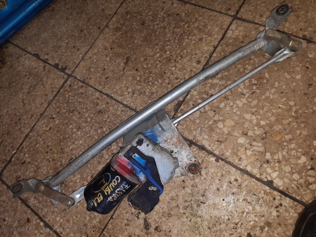 Opel Astra F Elsõ Ablaktörlõ Motor ቛõ Ablaktörlõ Mechanika 90 341 903 1. kép