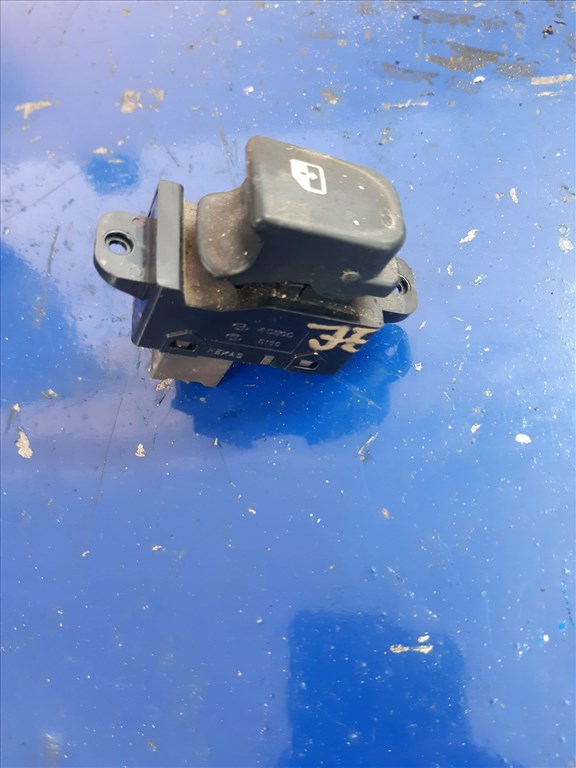 Hyundai i20 Jobb Elsõ Ablakemelõ Kapcsoló 202006491 2. kép