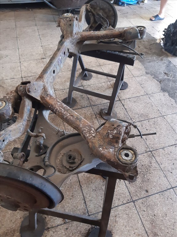 Audi A4 B7 Hátsó Híd Tárcsafékes 6. kép