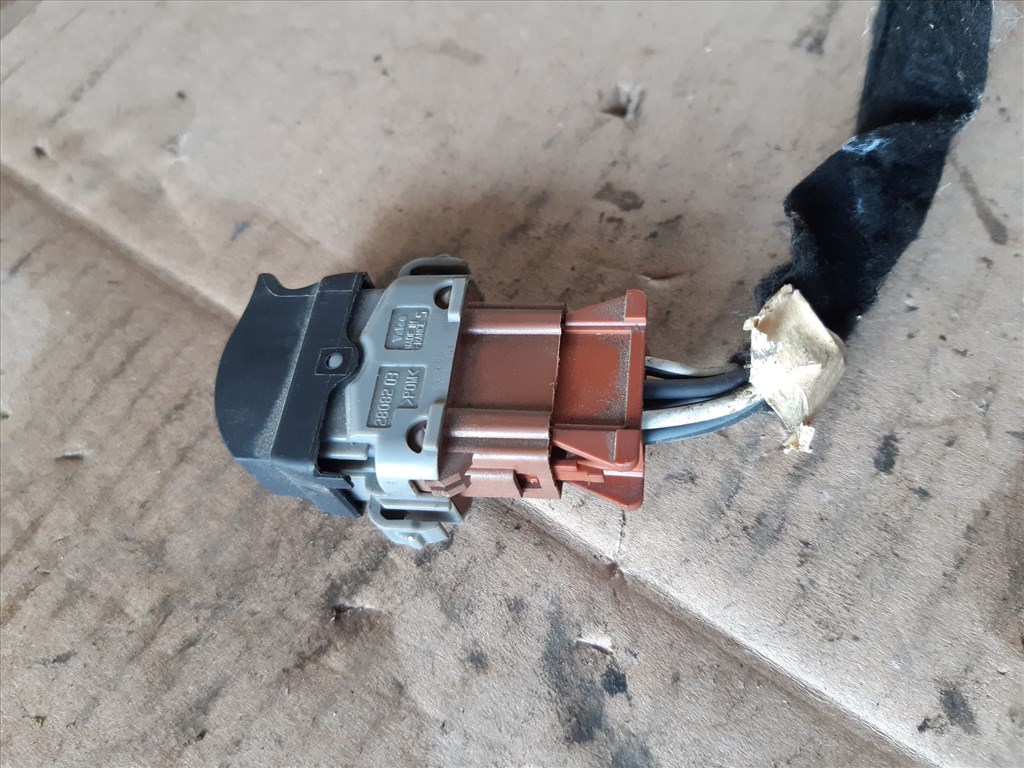 Renault Master 03-10 Ablakemelõ Kapcsoló 2. kép