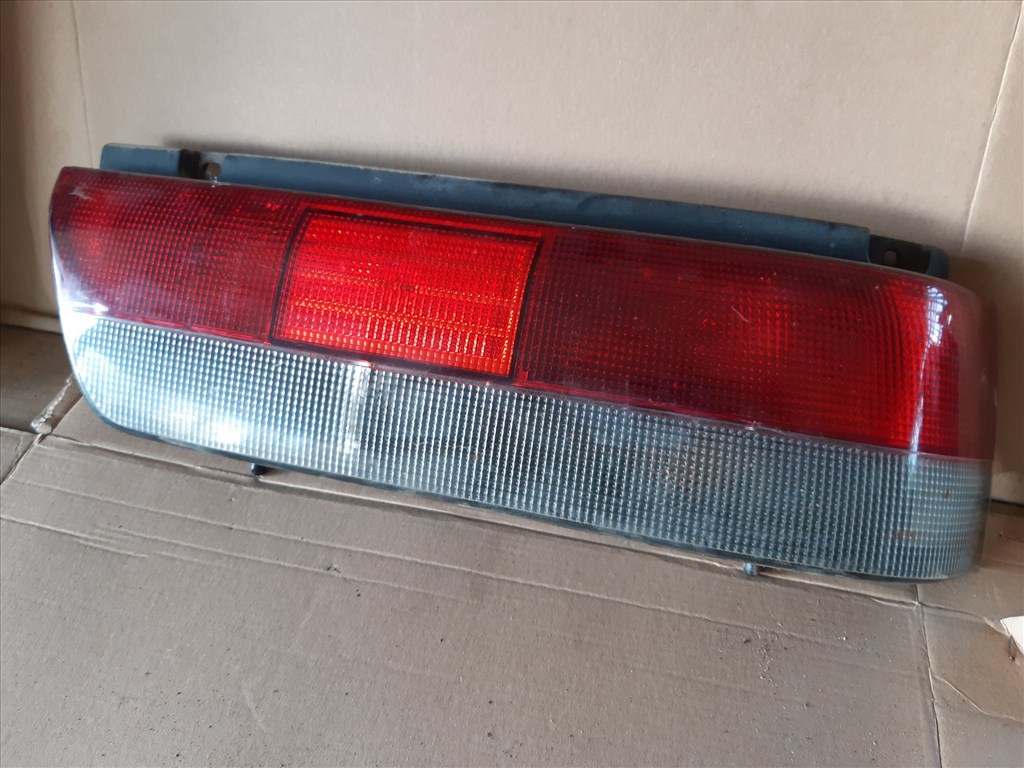 Suzuki Swift II 96-03 Jobb Hátsó Lámpa 1. kép