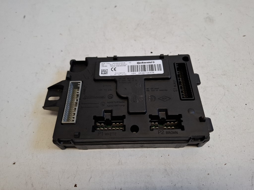 Renault Clio  bcm modul 284B10447R A2C92226608 1. kép