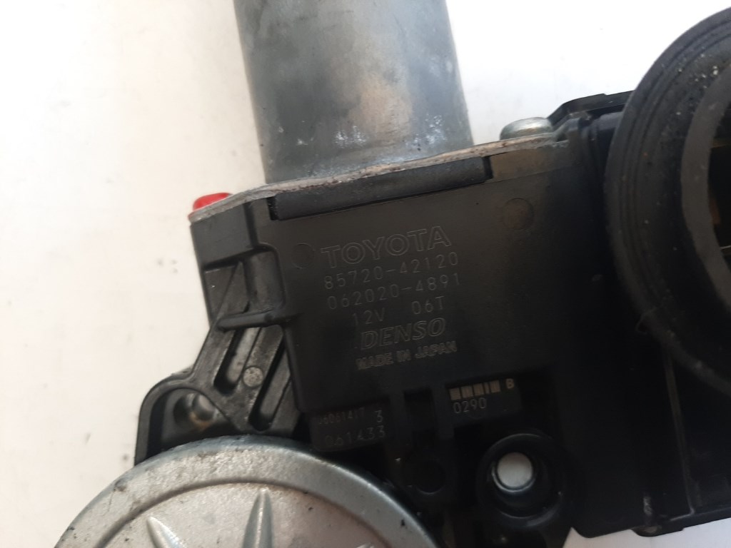 Toyota Rav 4 (XA40) bal elsõ ablakemelõ motor 8572042120 3. kép