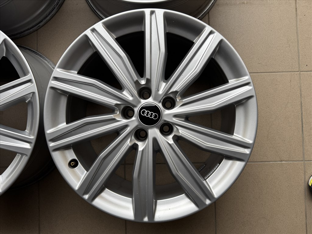 Gyári Audi 19 alufelni 8x19 et39 3. kép