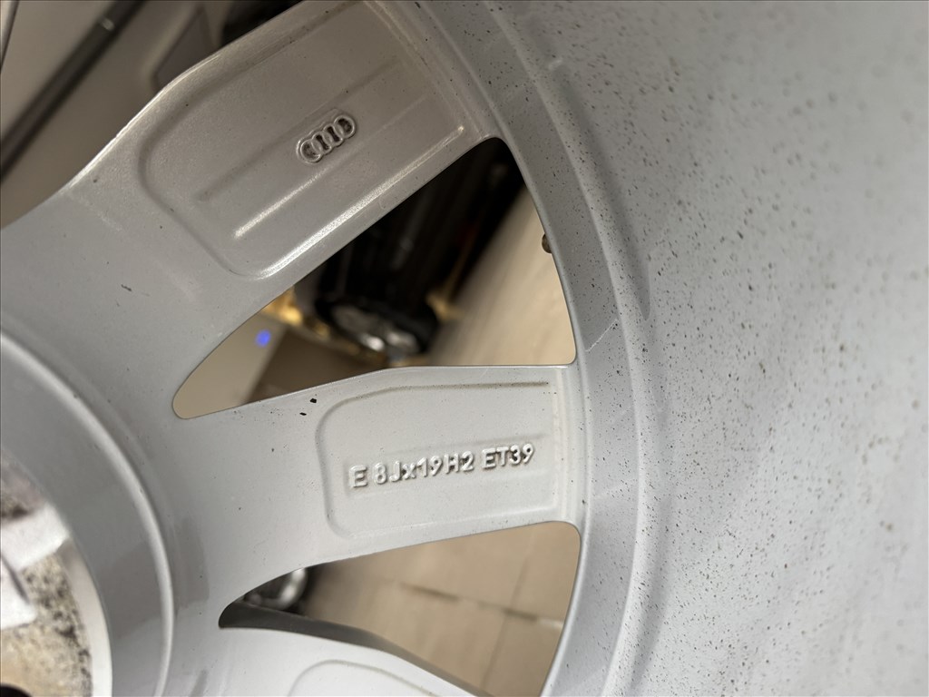 Gyári Audi 19 alufelni 8x19 et39 7. kép