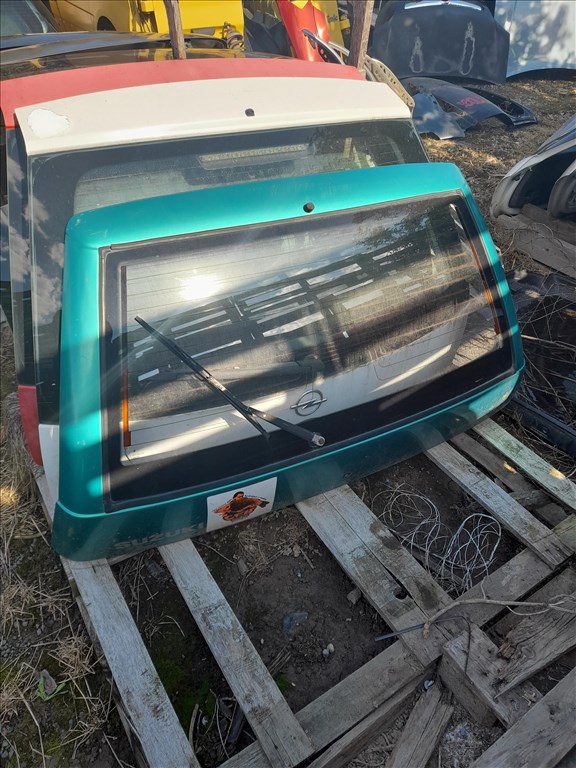 Suzuki swift 5 ajtós csomagtér ajtó 1. kép