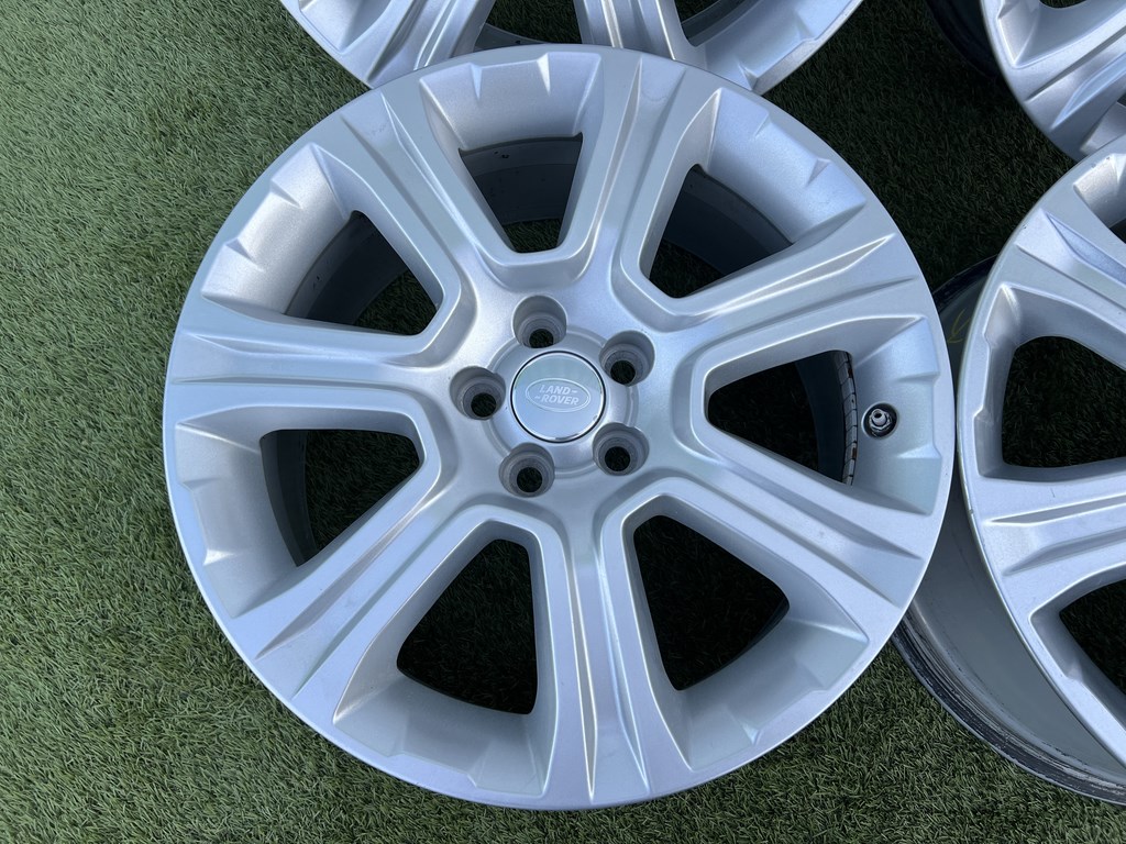 5x108 18" Land Rover Discovery Sport alufelni +TPMS szenzor 8Jx18h2 ET45 3. kép