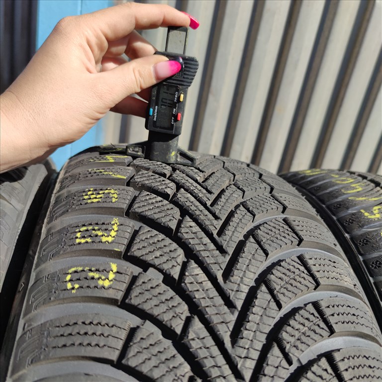 225/40 R18 Maxxis téli gumi 99500ft a 4db/28/ 4. kép