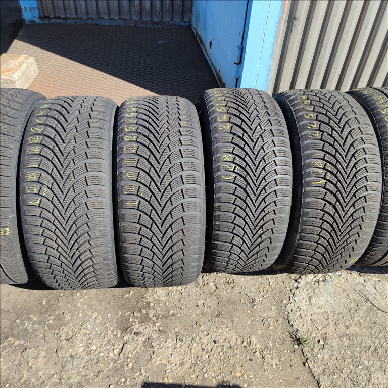 225/40 R18 Maxxis téli gumi 99500ft a 4db/28/ 5. kép