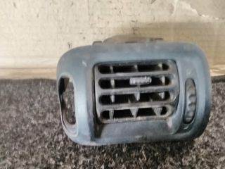 Renault Thalia I Bal Szellőző *72988* renault-95095310
