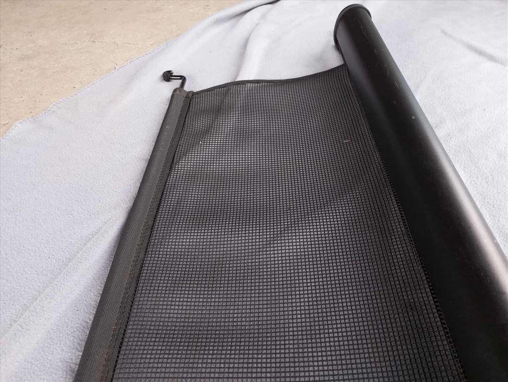 Skoda Octavia 3 kutyaháló roló 1. kép