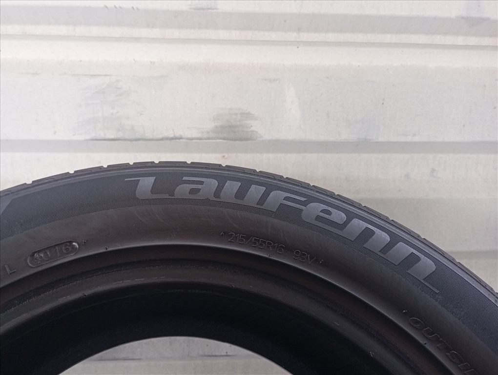 4 db Laufenn S Fit EQ 215/55 R16 93V 5-6 mm-es nyárigumi 3. kép