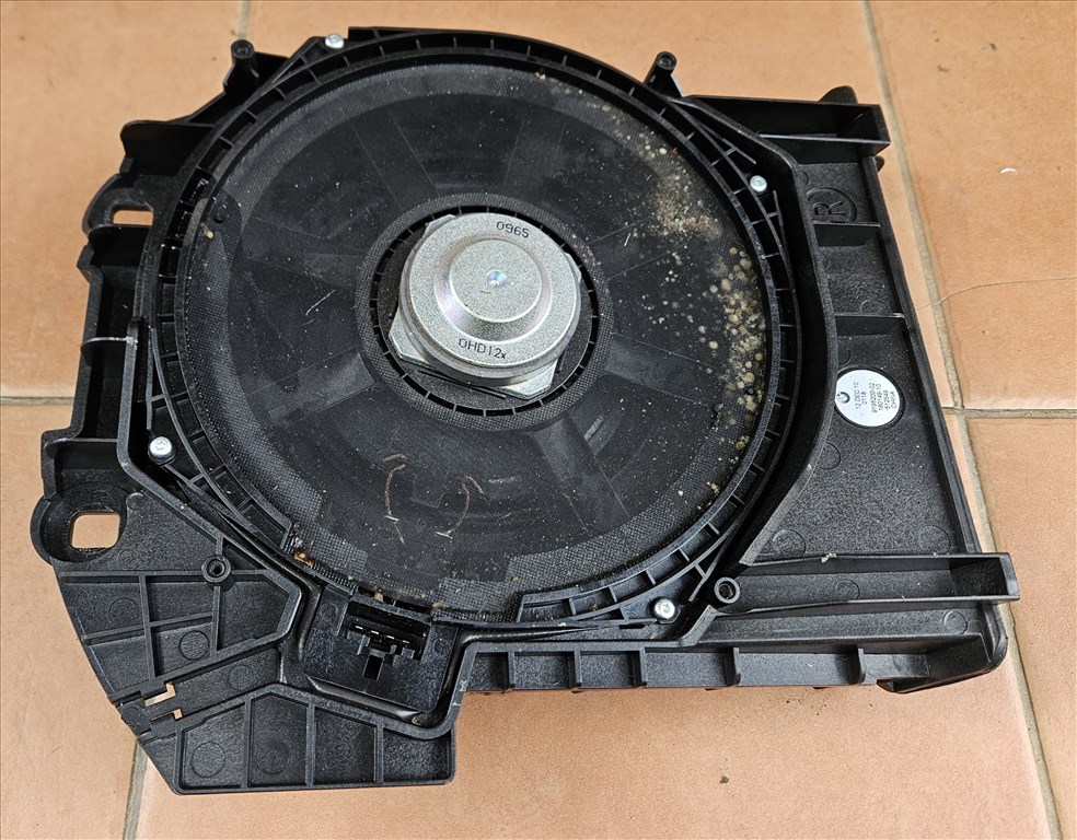 BMW 520 F10/F11 Jobb első mély hangszóró  9195200 1. kép