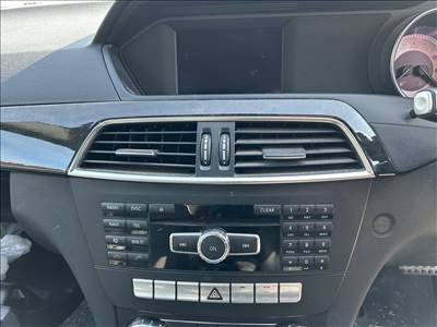 Mercedes C-osztály W204 fejegység + kijelző