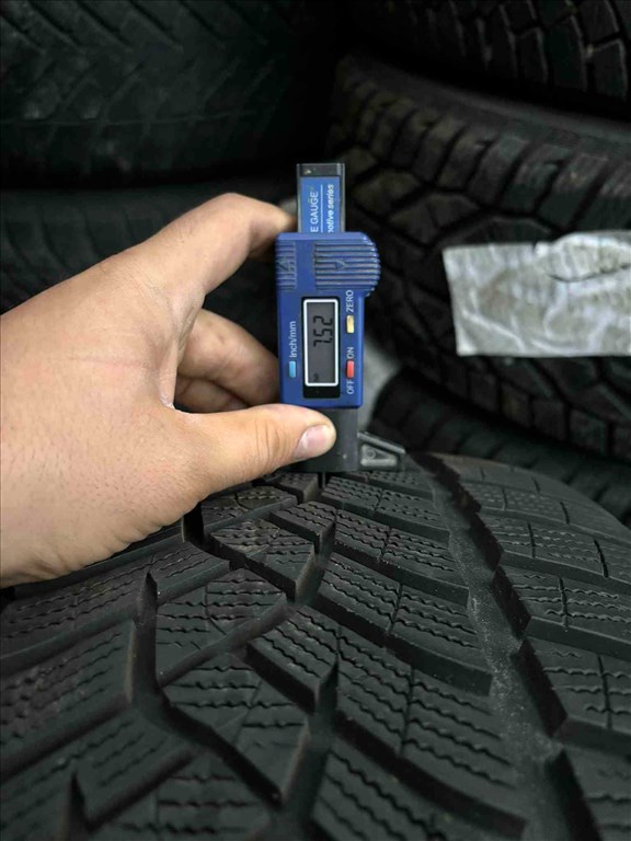 245/45R18 275/40R18 Goodyear 2022 8mm téligumi 245/45 275/40 R18 3. kép