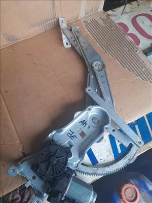 Opel astra h jobb első ablakemelő 