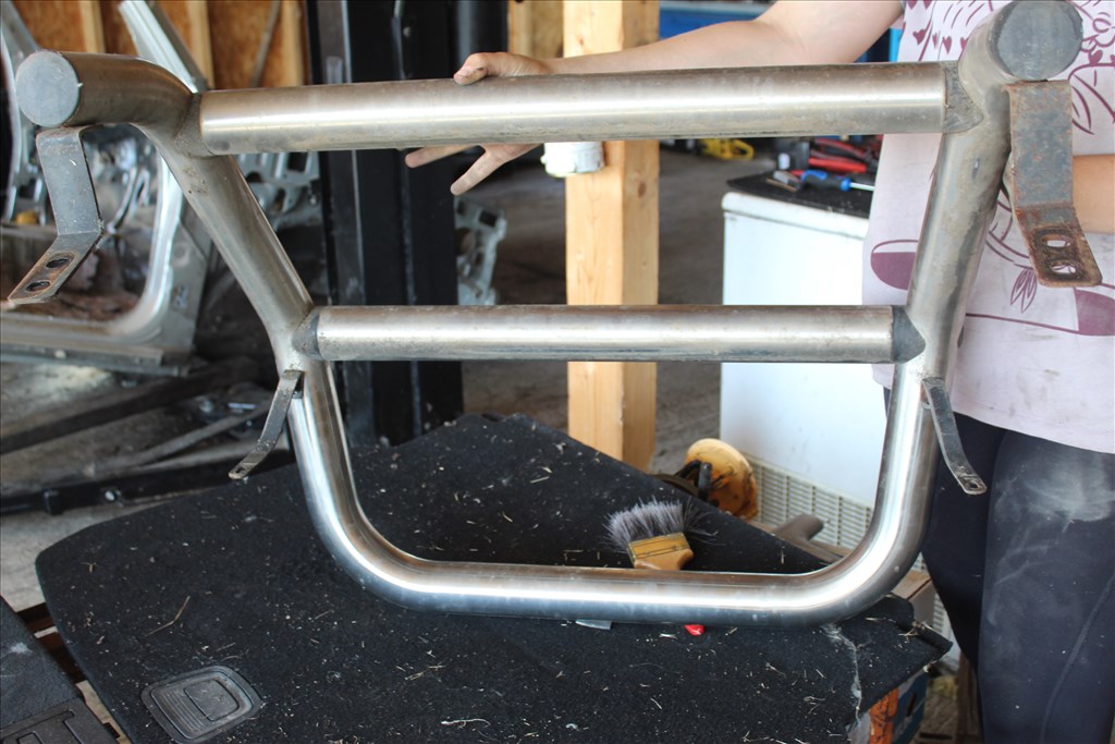 Toyota Land Cruiser Prado (J9) gallytörő 2. kép