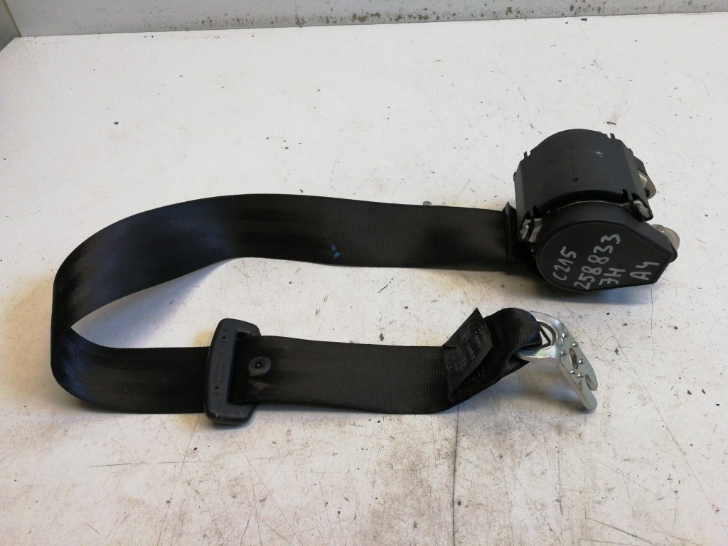 Audi A4 (8K B8) jobb hátsó biztonságiöv 8K0857805Q 1. kép