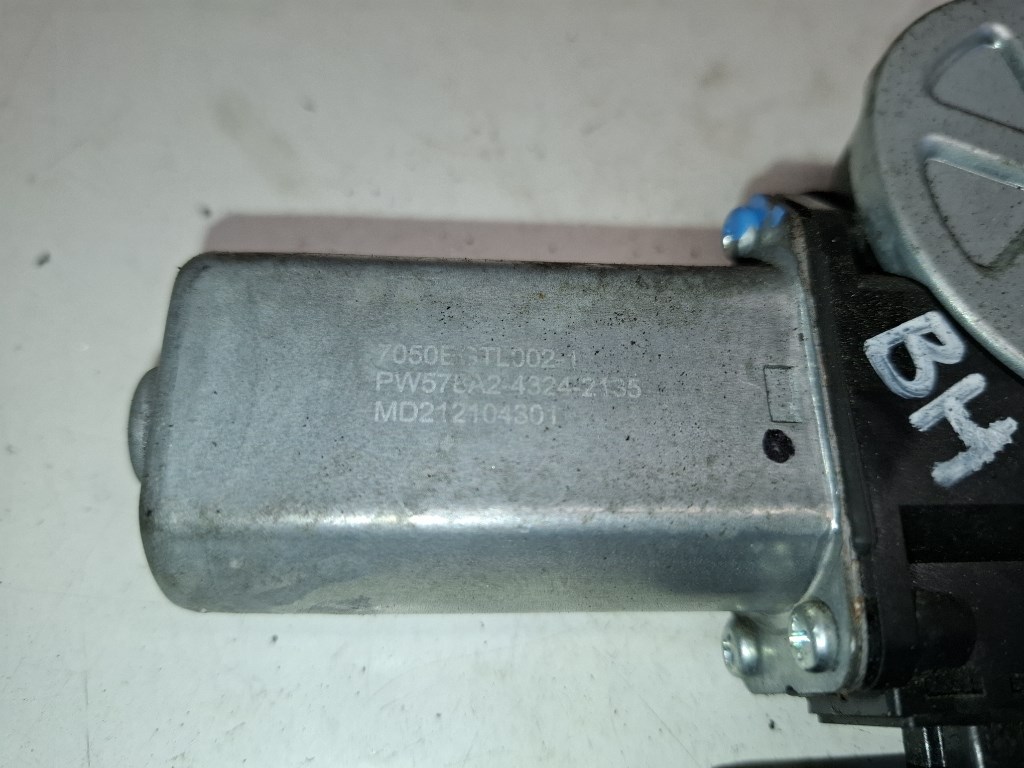 Dacia Spring bal hátsó ablakemelõ motor MD212104301 3. kép