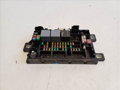 Land Rover Evoque (L551) bal hátsó biztosítéktábla csomagtér K8D214N030AC
