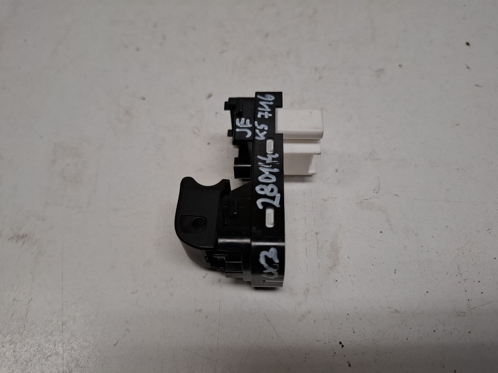 Mazda CX-3 jobb elsõ ablakemelõ kapcsoló D09H66370 2. kép