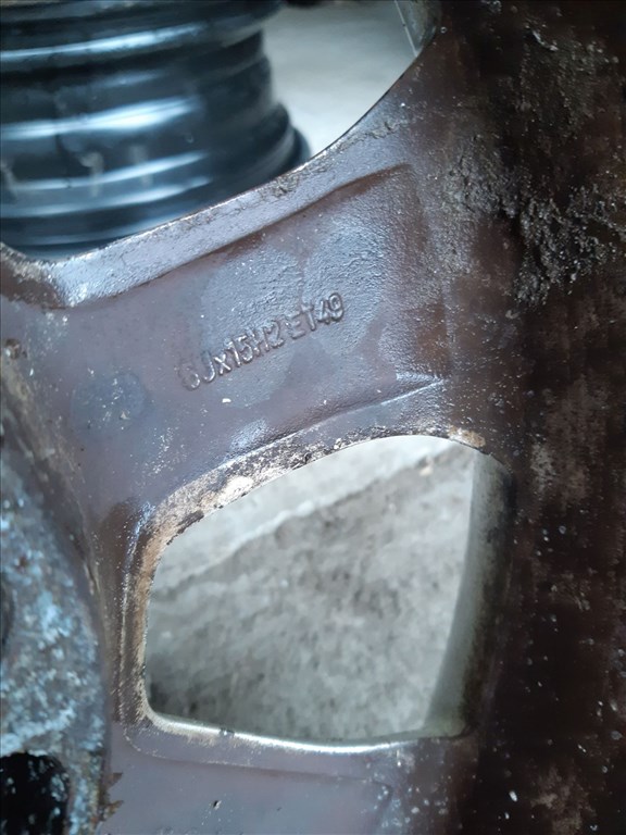 Opel Astra H <p>Gyáriszám:<br>24 407 169</p><p>Felni méret: 15"</p><p>Felni szélesség: 6.0</p><p>Furatszám: 5</p><p>Osztókör: 110.0</p><p>ET szám: ET49</p><p>Állapot: Normál</p><p>Érdeklõdéskor hivatkozzon erre: KIN-40122</p><p>Bármire van szüksége hívjon bizalommal!<br>Kizárólag munkaidõben hétfõtõl - péntekig 8-12 13-16 óráig!<br>Alkatrészek széles választékban!<br>Hivatalos Regisztrált Autobontó Kecel!<br>Vásároljon Megbízható Helyrõl Beszerelési Garanciával Profiktól!</p> 50000 5. kép