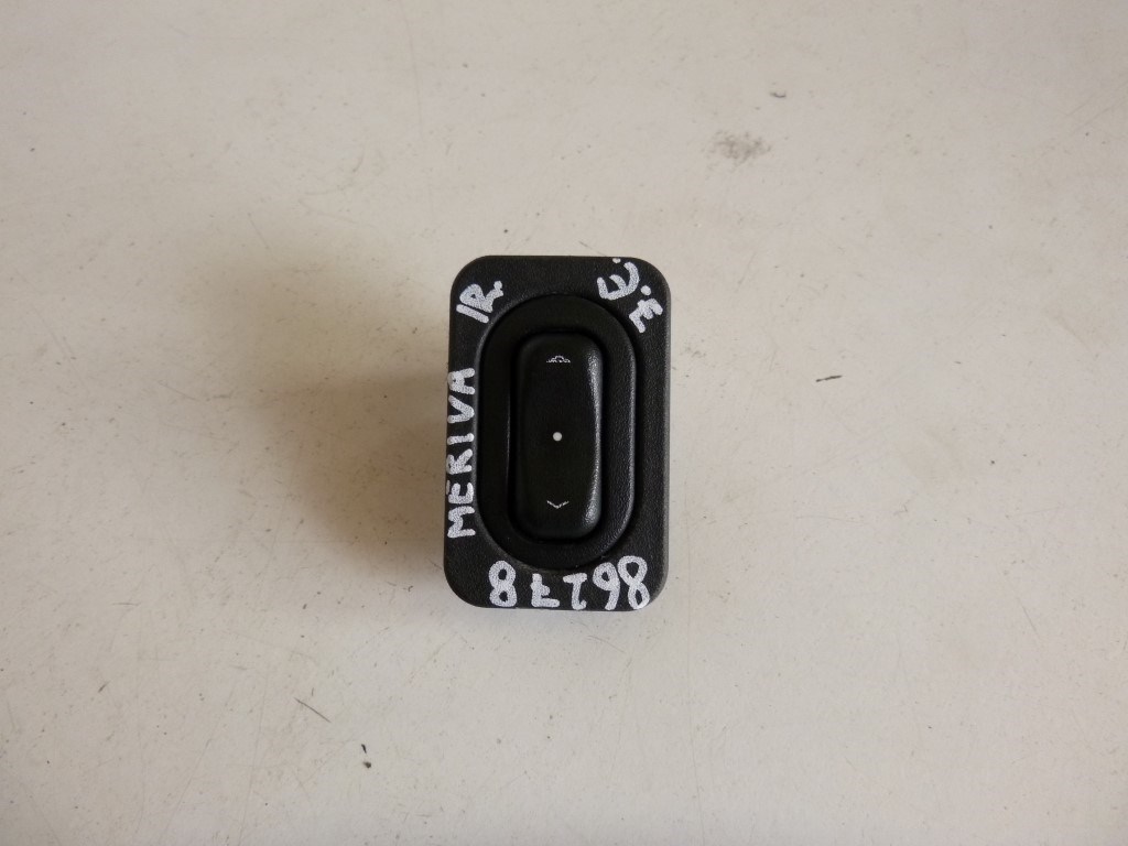 Opel Meriva jobb elsõ ablakemelõ kapcsoló 13363102 1. kép