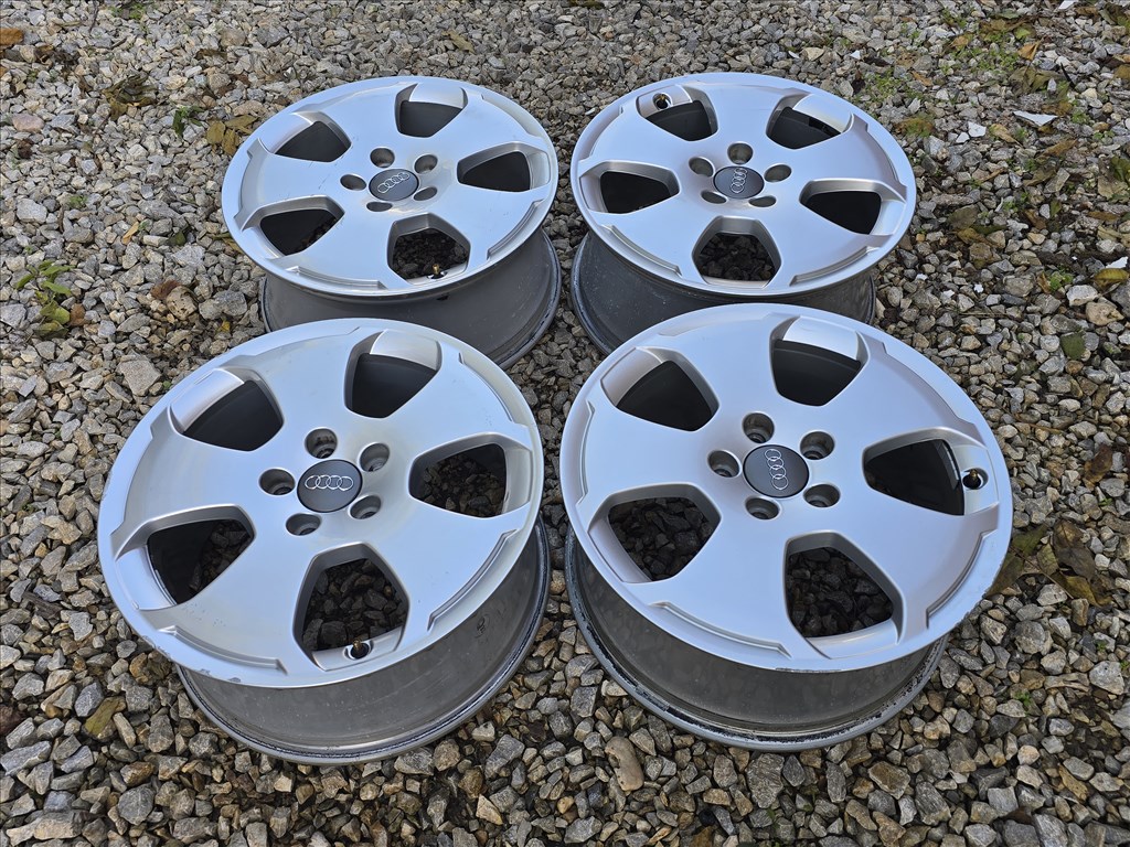  17-es, 5x112-es újszerű gyári Audi alufelni 1. kép