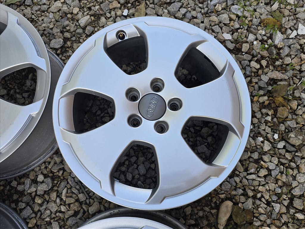  17-es, 5x112-es újszerű gyári Audi alufelni 4. kép
