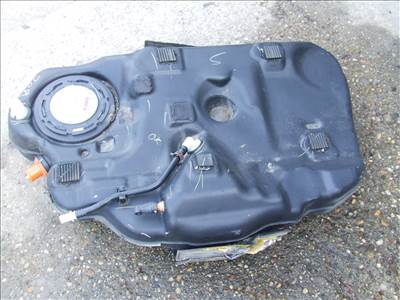 Mazda 3 (BM) Üzemanyag tank 2.0 benzin skyactiv