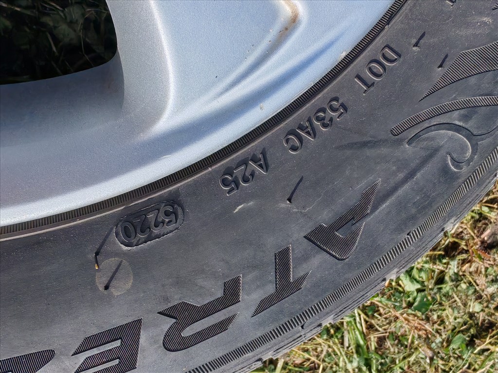  4x98 lyukosztású 14" használt Borbet alufelni, rajta 185/65 használt Saulin nyári gumi gumi  4. kép