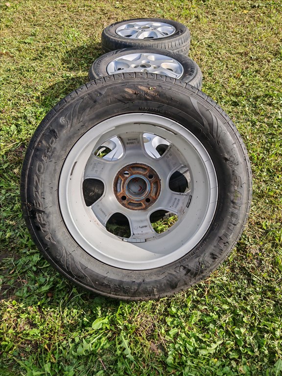  4x98 lyukosztású 14" használt Borbet alufelni, rajta 185/65 használt Saulin nyári gumi gumi  1. kép