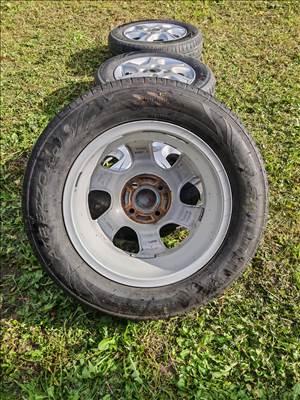  4x98 lyukosztású 14" használt Borbet alufelni, rajta 185/65 használt Saulin nyári gumi gumi 
